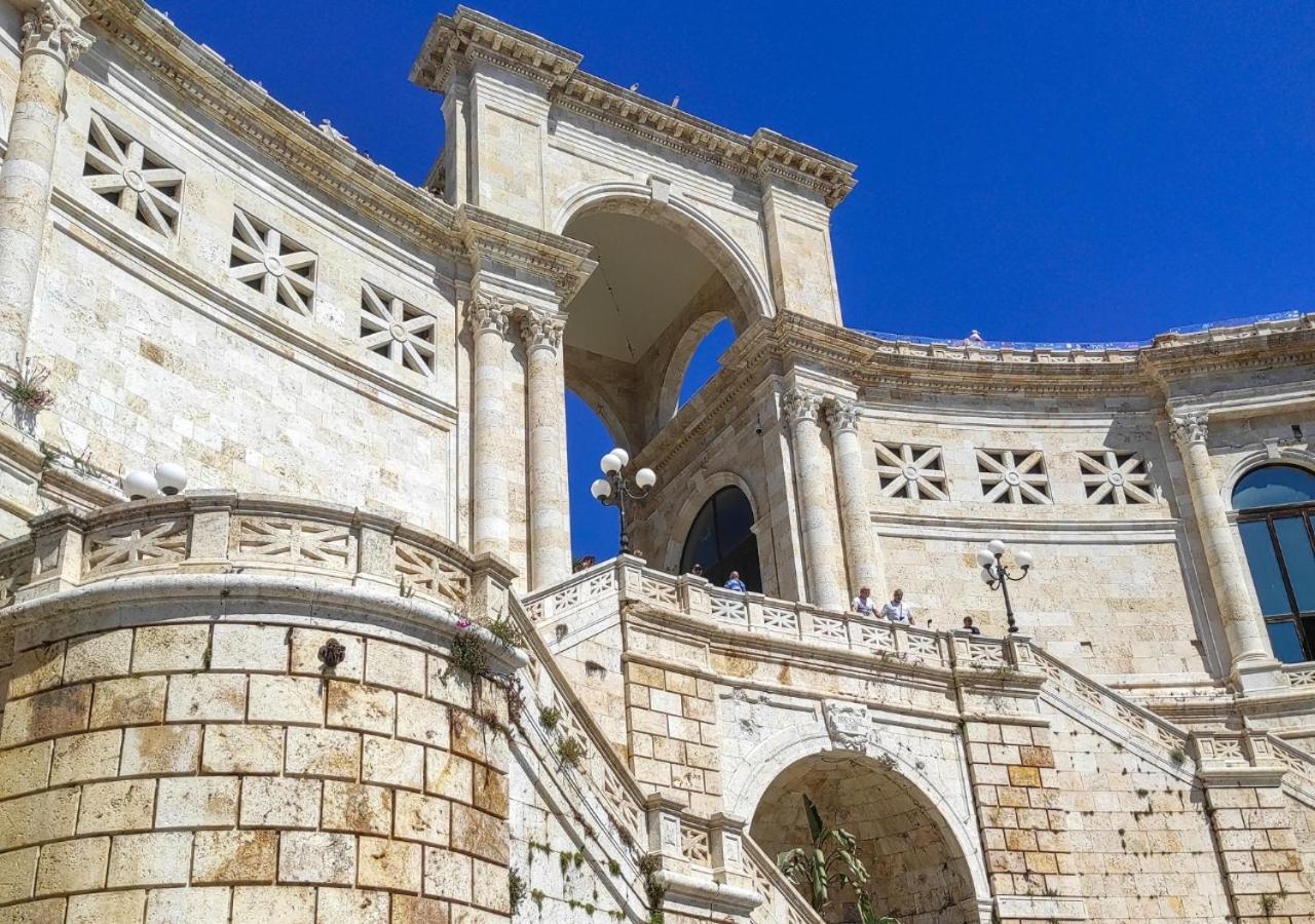 Le Tre Stelle Hotel Cagliari Kültér fotó