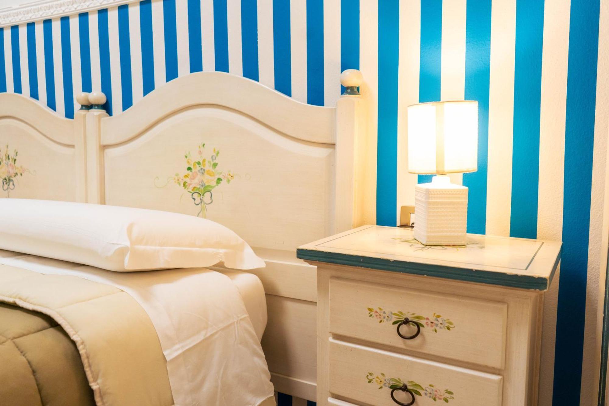 Le Tre Stelle Hotel Cagliari Kültér fotó